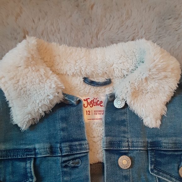 Other - NWOT⭐Justice🔥 Jean jacket with a fur collar✨